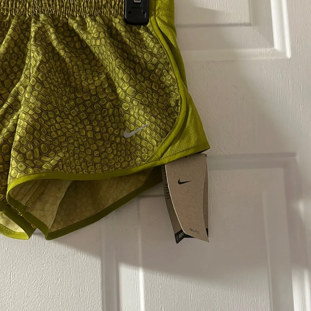Nike Alligator Print Tempo Running Shorts: GREEN: NWT: SIZE S